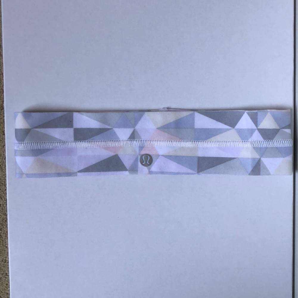 Lululemon geometric print headband